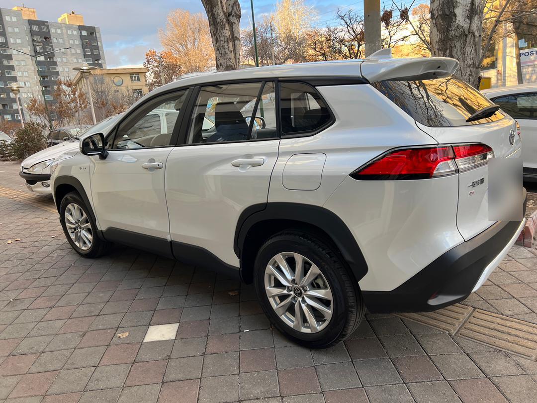 تویوتا کرولا کراس هیبرید پلاک ملی ۲۰۲۵